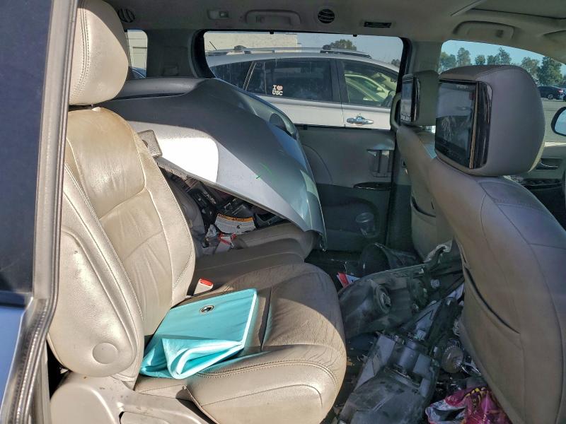 Photo 11 from auction – 2015 TOYOTA SIENNA with VIN 5TDYK3DC4FS655528