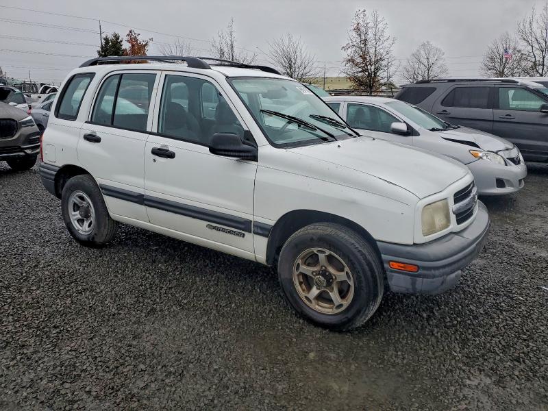 Photo 4 from auction – 2000 CHEVROLET TRACKER with VIN 2CNBJ13C2Y6932491
