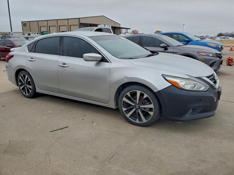 Photo 4 from auction – 2018 NISSAN ALTIMA with VIN 1N4AL3AP3JC194151