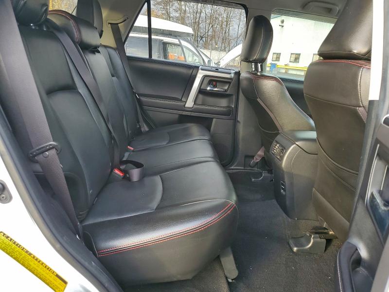 Photo 11 from auction – 2017 TOYOTA 4RUNNER SR with VIN JTEBU5JR6H5464606