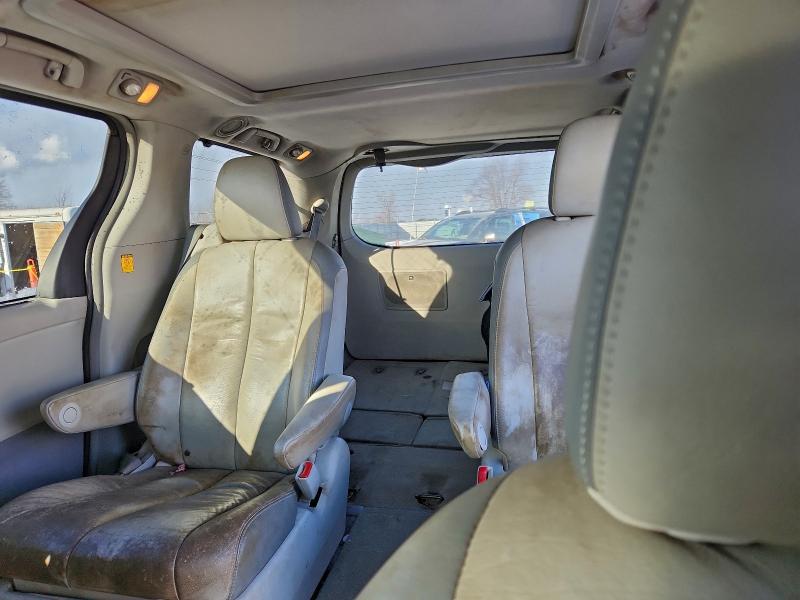 Photo 10 from auction – 2012 TOYOTA SIENNA XLE with VIN 5TDYK3DCXCS269644
