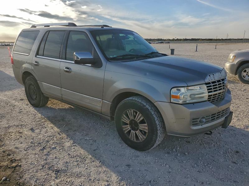 Photo 4 from auction – 2008 LINCOLN NAVIGATOR with VIN 5LMFU27568LJ21825