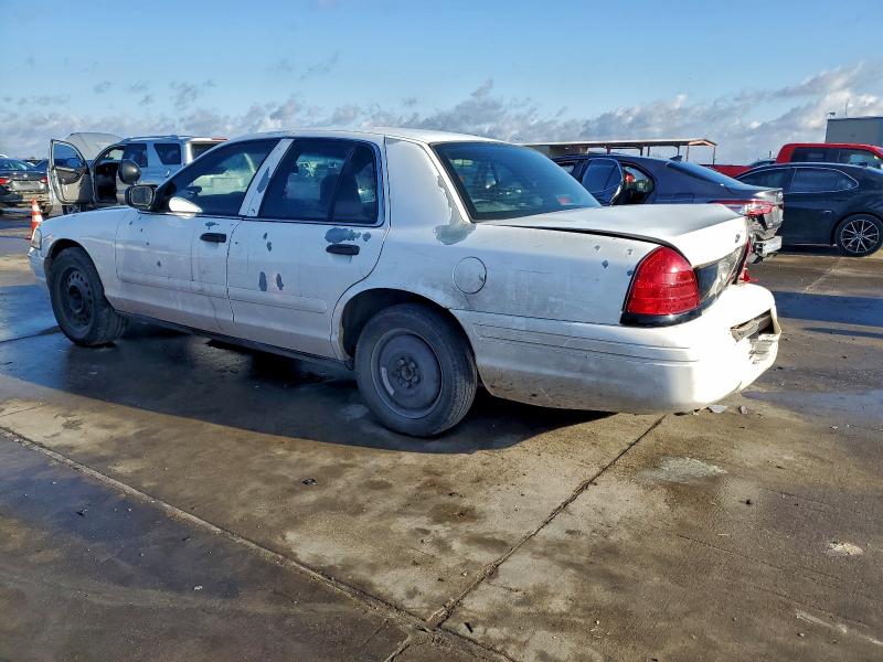 Photo 2 from auction – 2005 FORD CROWN VICT with VIN 2FAFP71W85X137381