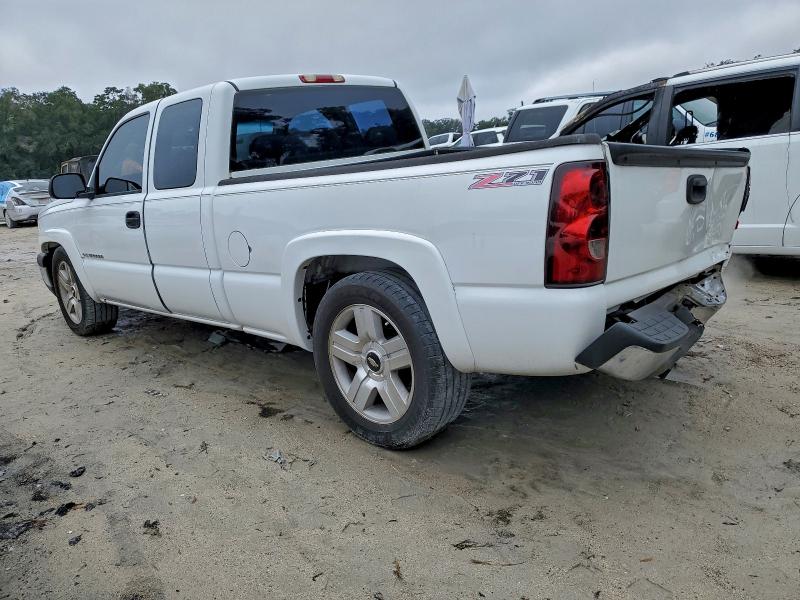 Photo 2 from auction – 2004 CHEVROLET SILVERADO with VIN 1GCEC19X94Z220631