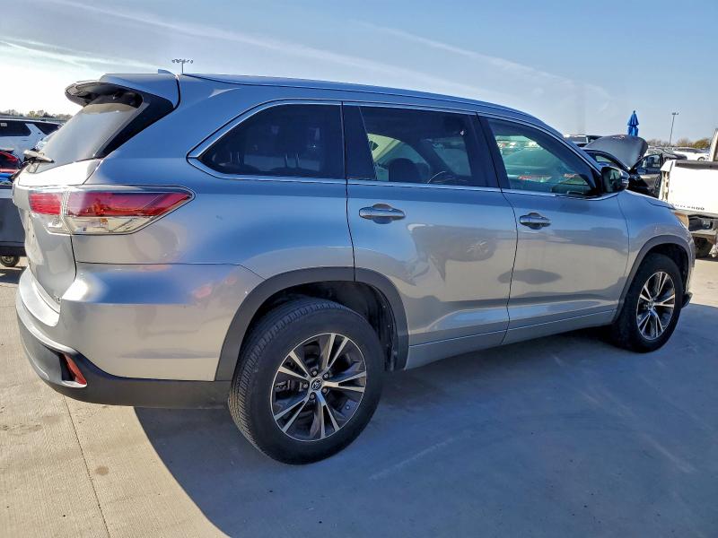 Photo 3 from auction – 2016 TOYOTA HIGHLANDER with VIN 5TDKKRFH6GS130621