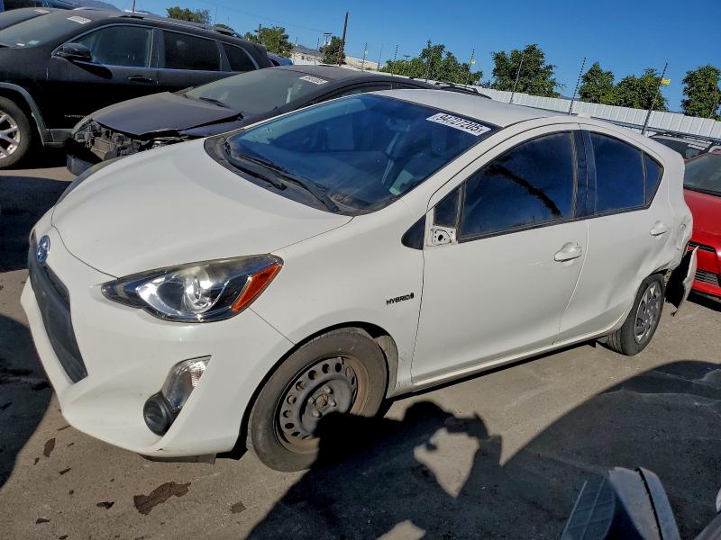 TOYOTA PRIUS C 2015 with VIN JTDKDTB32F1579176 - Photo from auction
