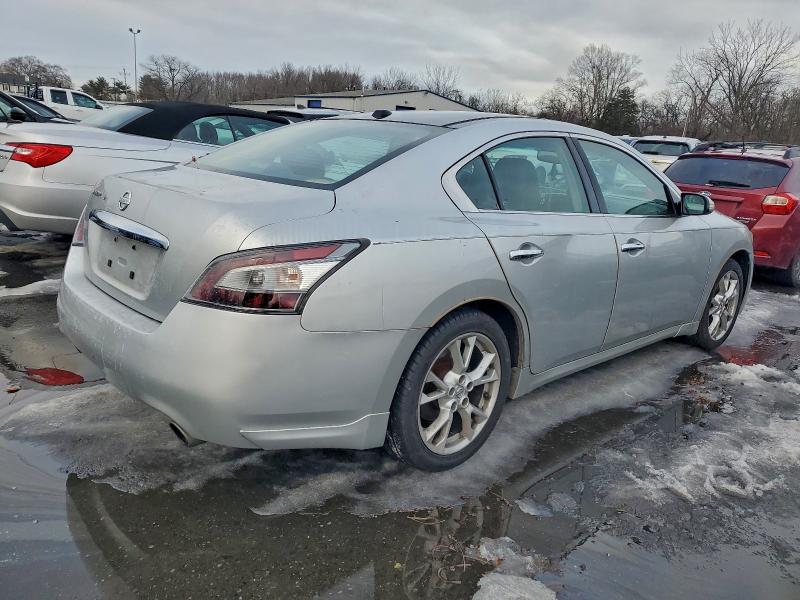 Photo 3 from auction – 2012 NISSAN MAXIMA S with VIN 1N4AA5AP2CC806988