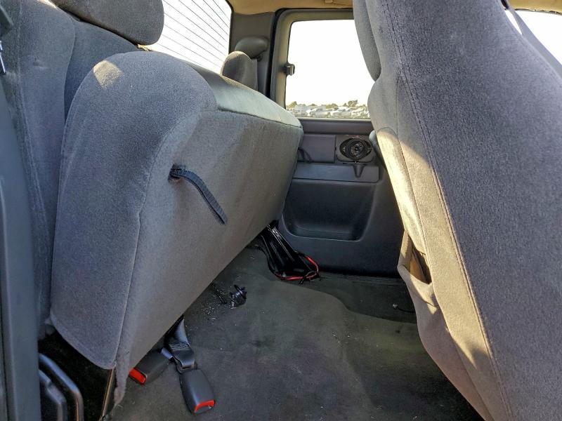 Photo 10 from auction – 2006 CHEVROLET SILVERADO with VIN 1GCEK19TX6Z236050