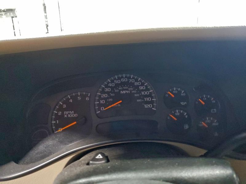 Photo 9 from auction – 2004 CHEVROLET SILVERADO with VIN 2GCEC19T941305734