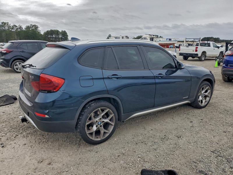 Photo 3 from auction – 2015 BMW X1 SDRIVE2 with VIN WBAVM1C52FV316807