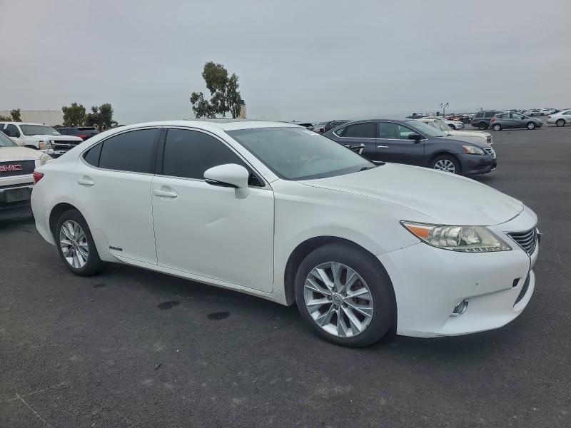 Photo 4 from auction – 2013 LEXUS ES 300H with VIN JTHBW1GG4D2005422
