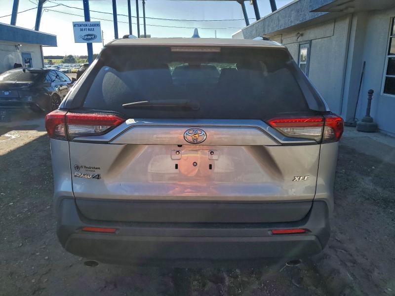 Photo 6 from auction – 2023 TOYOTA RAV4 XLE with VIN 2T3W1RFV2PC226644