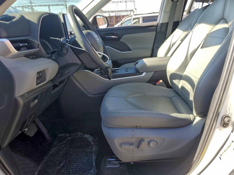 Photo 7 from auction – 2023 TOYOTA HIGHLANDER with VIN 5TDKDRAH3PS001964