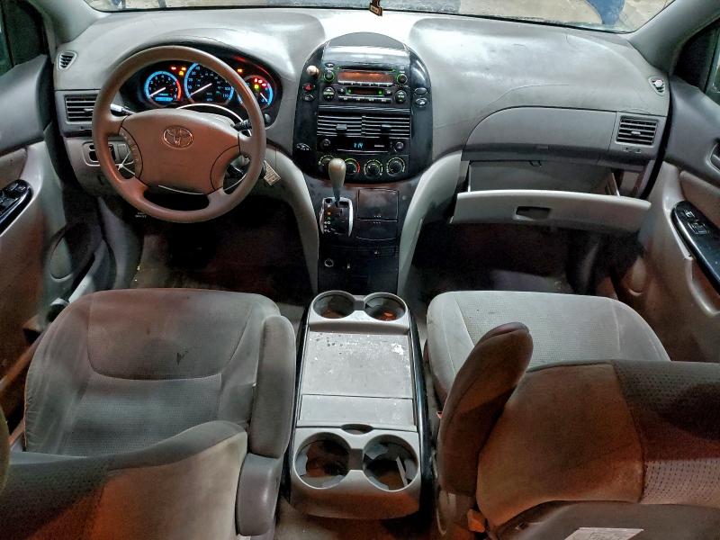 Photo 8 from auction – 2004 TOYOTA SIENNA LE with VIN 5TDBA23C04S024230