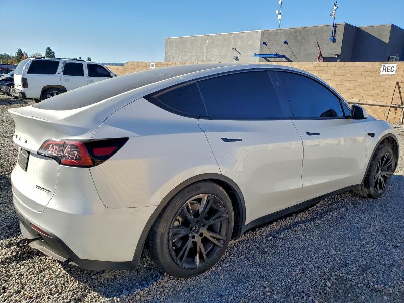 Photo 3 from auction – 2024 TESLA MODEL Y with VIN 7SAYGDEE4RA235817