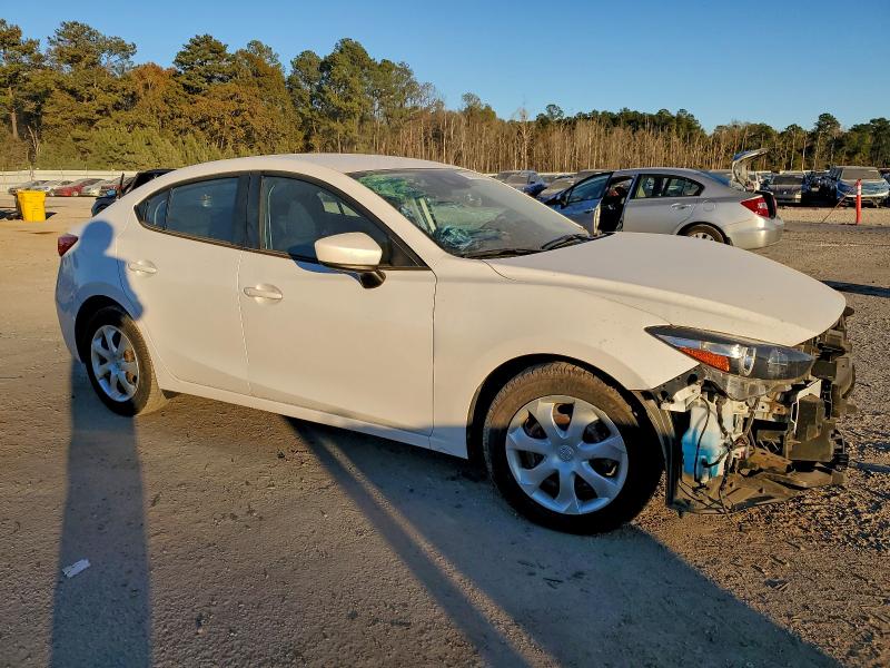 Photo 4 from auction – 2018 MAZDA 3 SPORT with VIN 3MZBN1U72JM231601