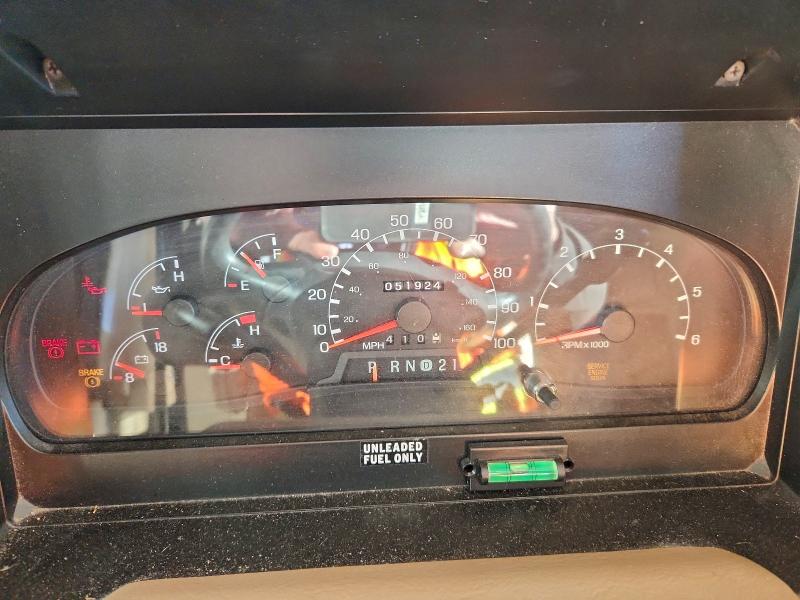 Photo 8 from auction – 2001 WINNEBAGO CHIEFTAIN with VIN 1FCNF53SX10A02662