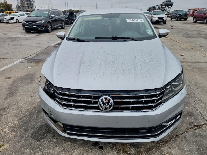Photo 5 from auction – 2016 VOLKSWAGEN PASSAT S with VIN 1VWAS7A34GC007619