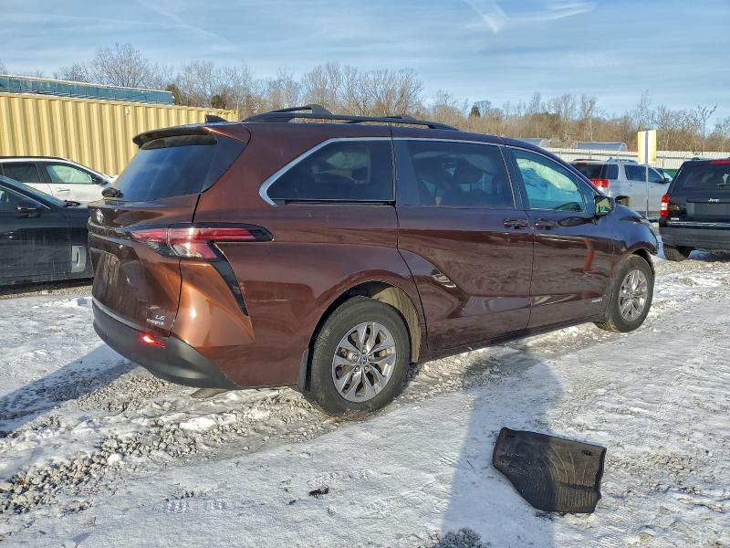 Photo 3 from auction – 2021 TOYOTA SIENNA LE with VIN 5TDBRKEC7MS006393