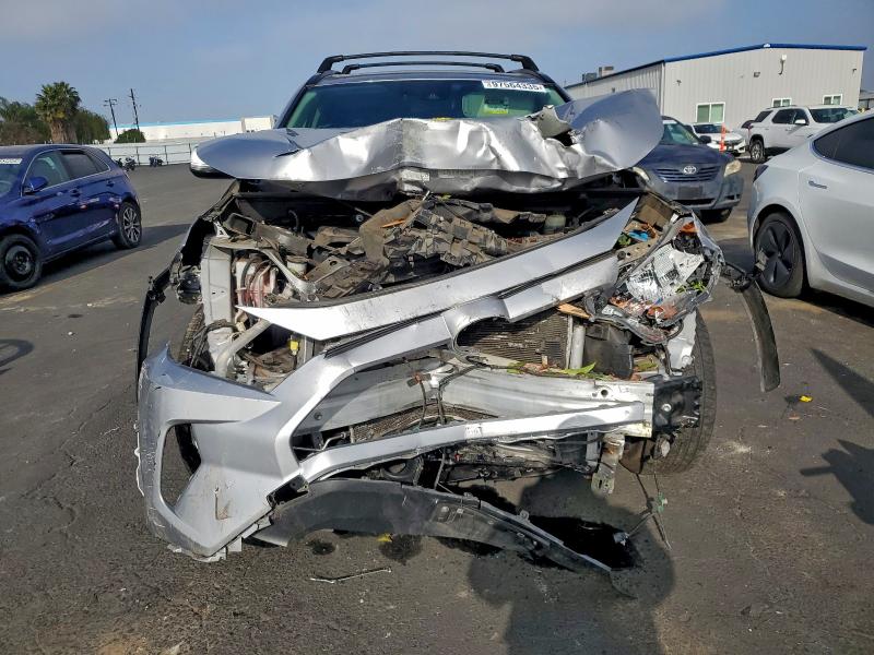 Zdjęcie 5 z aukcji – 2020 TOYOTA RAV4 XLE z VIN JTMP1RFV1LD052298