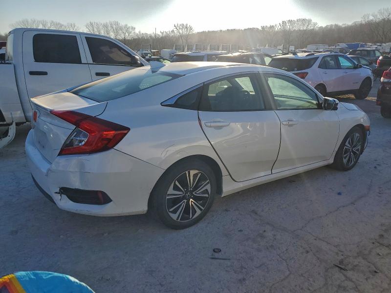 Photo 3 from auction – 2017 HONDA CIVIC EX with VIN 19XFC1F34HE008470