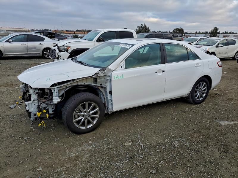 TOYOTA CAMRY HYBR 2011 with VIN 4T1BB3EK8BU127536 - Photo from auction