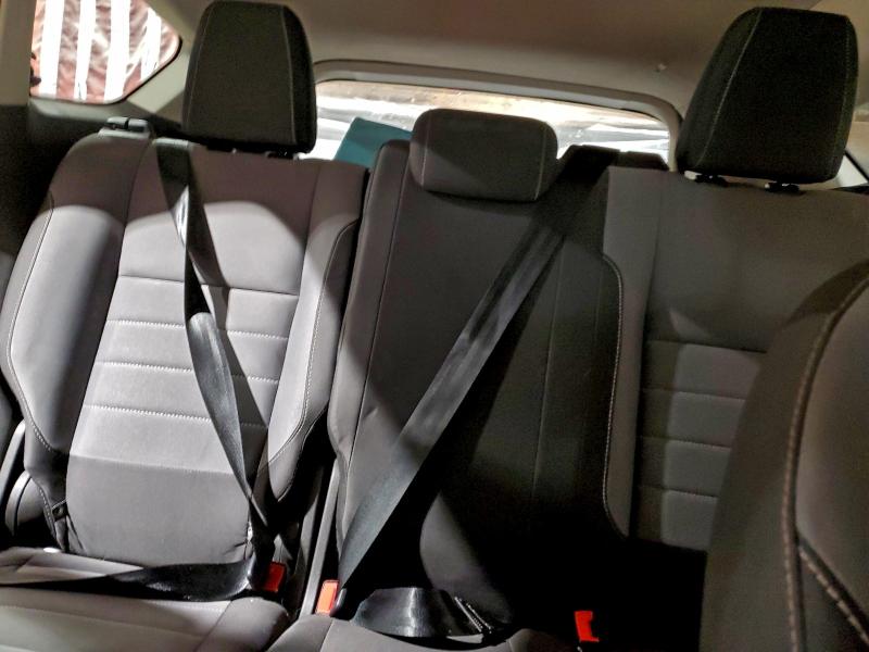 Photo 10 from auction – 2018 FORD ESCAPE with VIN 1FMCU0F75JUA07053