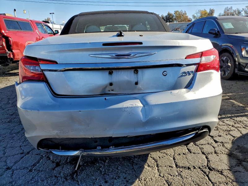 Photo 6 from auction – 2012 CHRYSLER 200 TOURIN with VIN 1C3BCBEB2CN215655