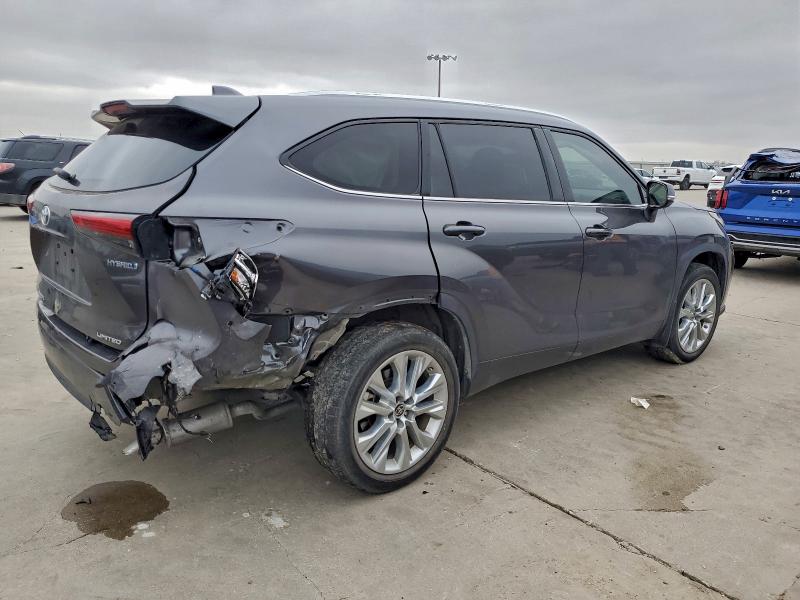 Photo 3 from auction – 2022 TOYOTA HIGHLANDER with VIN 5TDYARAH5NS511913
