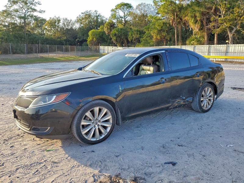LINCOLN MKS 2015 with VIN 1LNHL9FTXFG602870 - Photo from auction