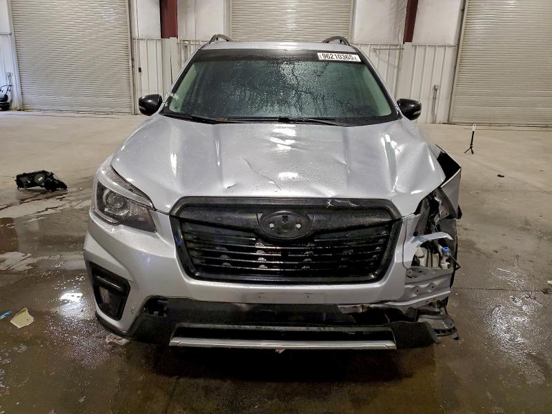 Photo 5 from auction – 2019 SUBARU FORESTER with VIN JF2SKAWC9KH585600