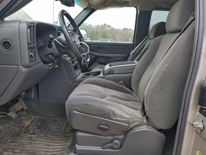 Photo 7 from auction – 2005 CHEVROLET SILVERADO with VIN 1GCEC19V05Z136827