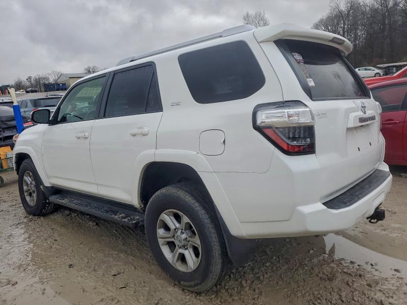 Photo 2 from auction – 2017 TOYOTA 4RUNNER SR with VIN JTEBU5JR9H5408952