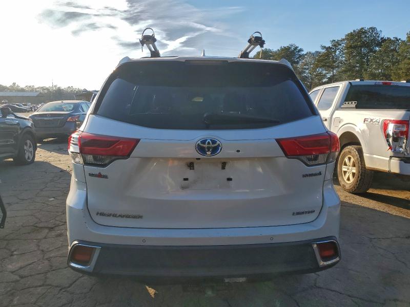 Photo 6 from auction – 2017 TOYOTA HIGHLANDER with VIN 5TDDGRFH9HS027429