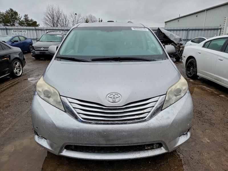 Zdjęcie 5 z aukcji – 2011 TOYOTA SIENNA XLE z VIN 5TDDK3DC6BS005754