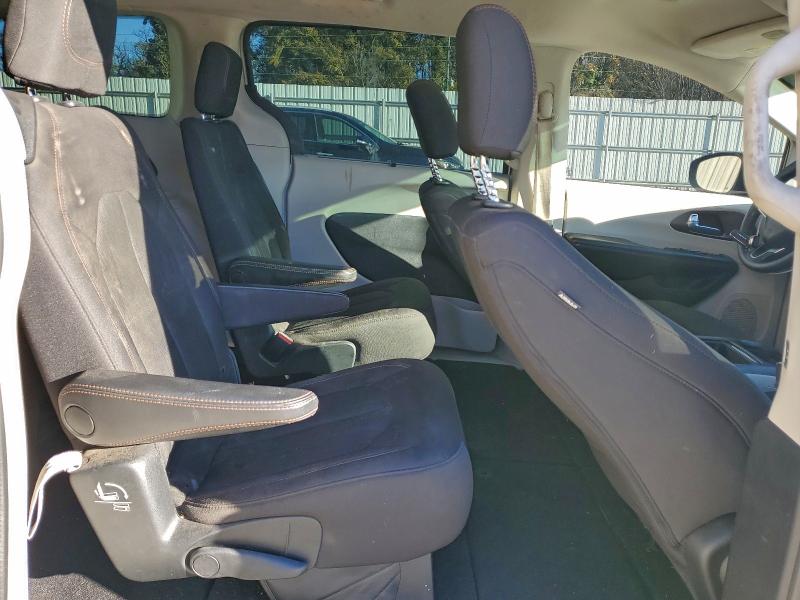 Photo 11 from auction – 2017 CHRYSLER PACIFICA T with VIN 2C4RC1BG1HR841339