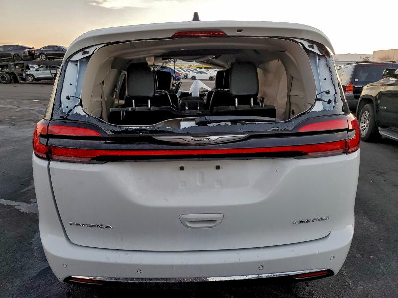 Photo 6 from auction – 2024 CHRYSLER PACIFICA with VIN 2C4RC1GG0RR142469