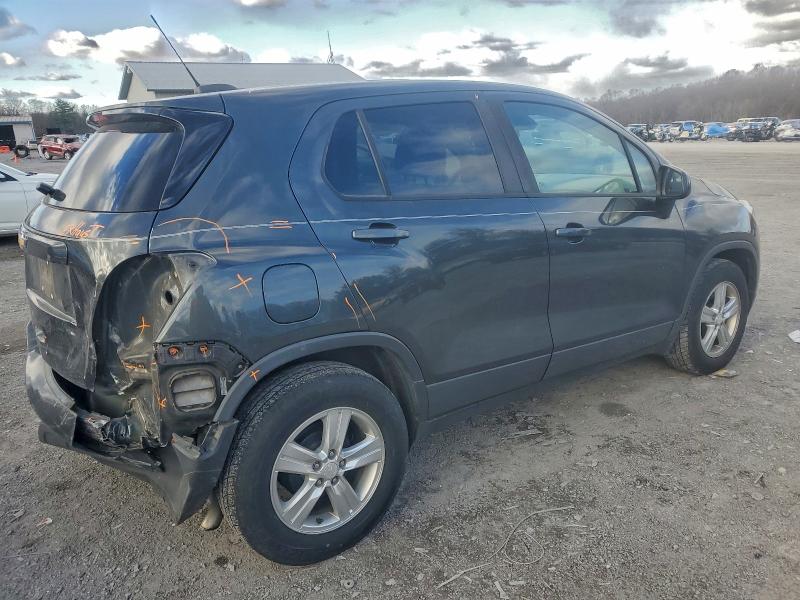 Photo 3 from auction – 2019 CHEVROLET TRAX LS with VIN 3GNCJKSB4KL230724