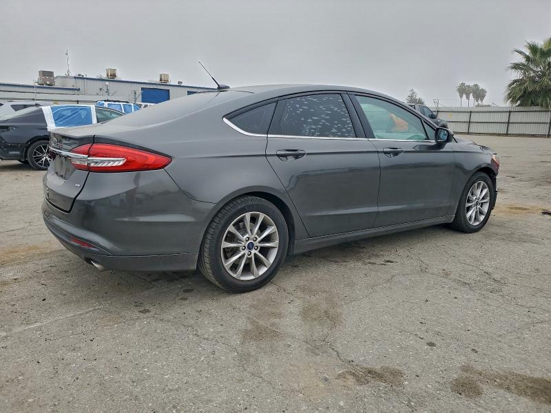 Photo 3 from auction – 2017 FORD FUSION with VIN 3FA6P0H77HR171482