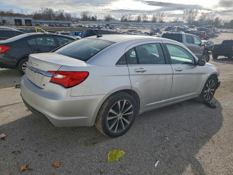 Photo 3 from auction – 2012 CHRYSLER 200 S with VIN 1C3CCBHG6CN301580