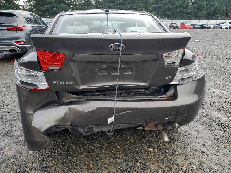 Photo 6 from auction – 2011 KIA FORTE with VIN KNAFU4A25B5354458