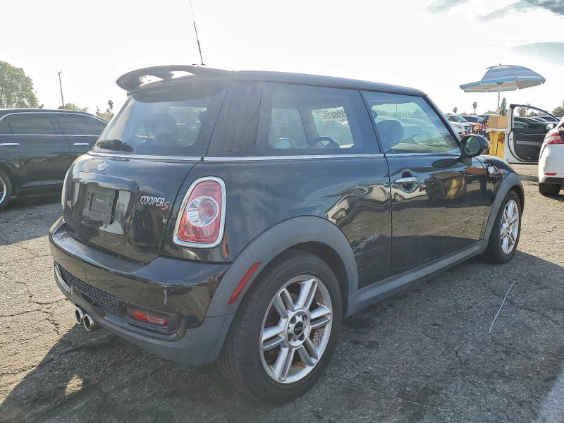 Photo 3 from auction – 2012 MINI COOPER S with VIN WMWSV3C55CTY17340