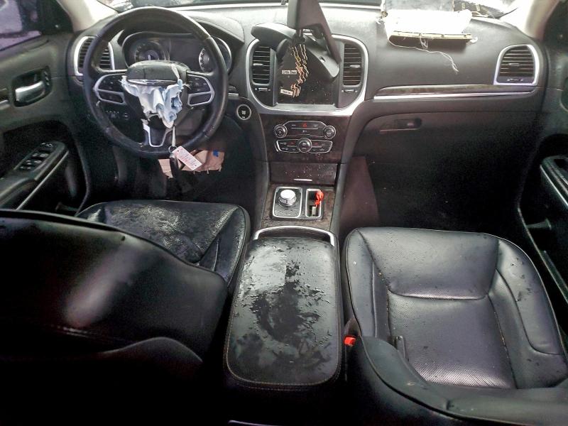 Photo 8 from auction – 2017 CHRYSLER 300C with VIN 2C3CCAKG2HH565463