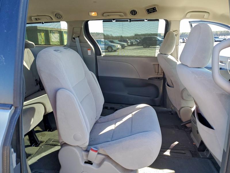 Photo 11 from auction – 2015 TOYOTA SIENNA with VIN 5TDJK3DC2FS115502