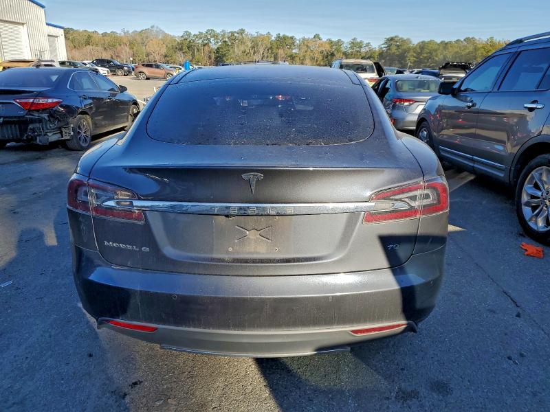 Photo 6 from auction – 2015 TESLA MODEL S with VIN 5YJSA1E17FF118165