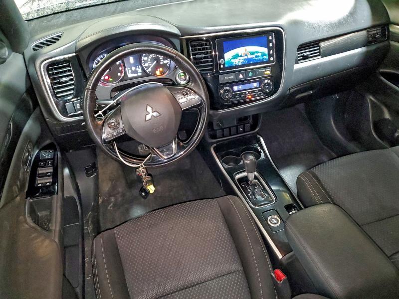 Photo 8 from auction – 2018 MITSUBISHI OUTLANDER with VIN JA4AZ3A37JZ027871