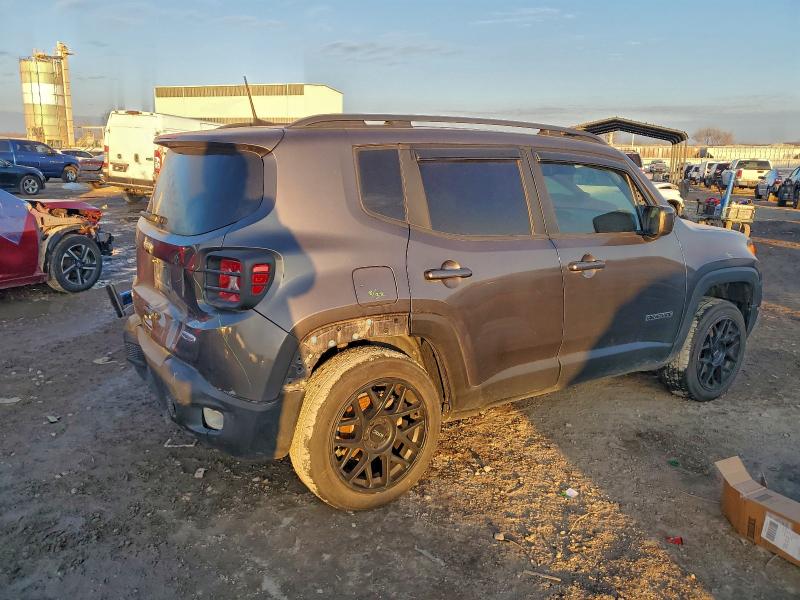 Photo 3 from auction – 2018 JEEP RENEGADE L with VIN ZACCJBBB5JPH52633