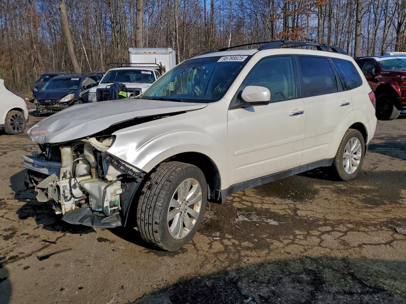 SUBARU FORESTER 2 2012 with VIN JF2SHADC8CH469338 - Photo from auction