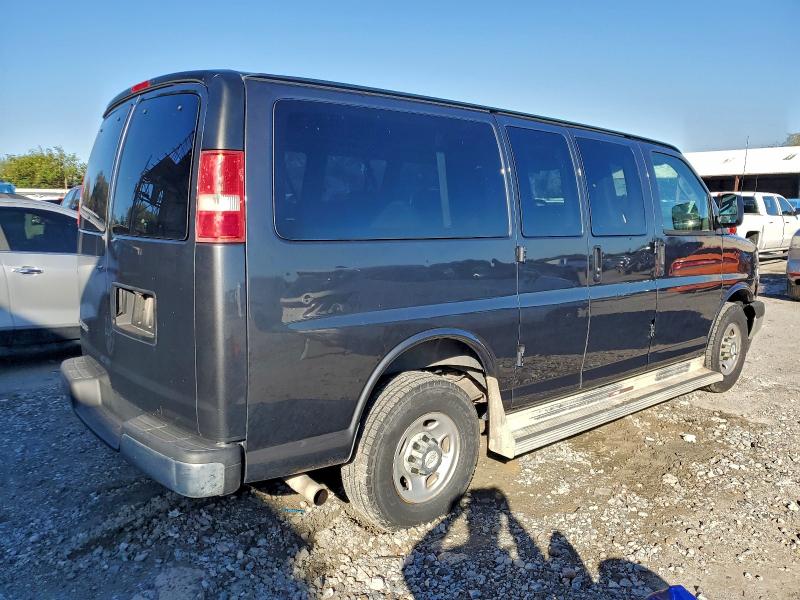 Photo 3 from auction – 2017 CHEVROLET EXPRESS G2 with VIN 1GNWGFFG4H1335661