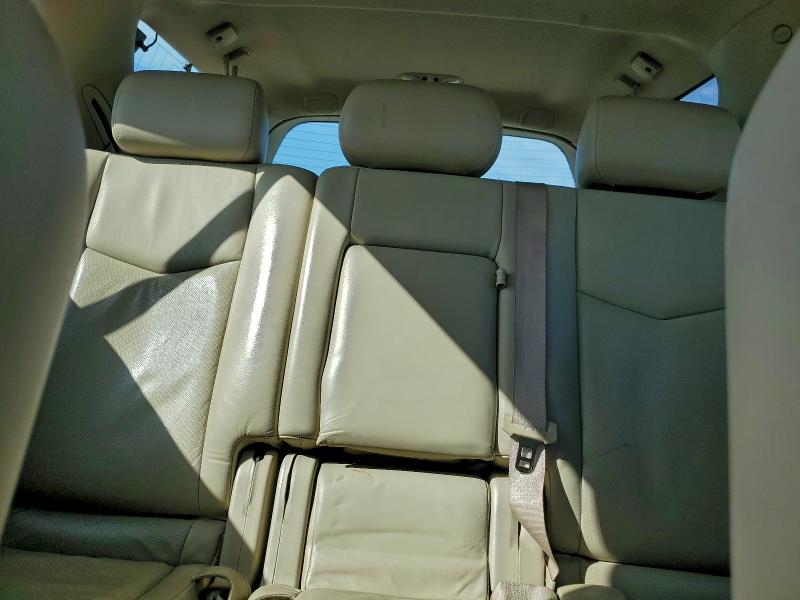 Фото 10 с аукциона – 2004 CADILLAC SRX с VIN 1GYDE637840136178